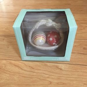 CLOSET CLOSING Easter Eggs Salt & Pepper Shakers